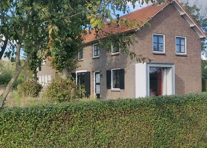 Grazelands - Overnachten Midden In De Semesterbostad *